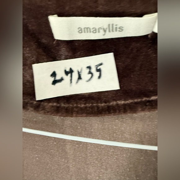 Amaryllis Chocolate Velvet Cardigan - Picture 6 of 8